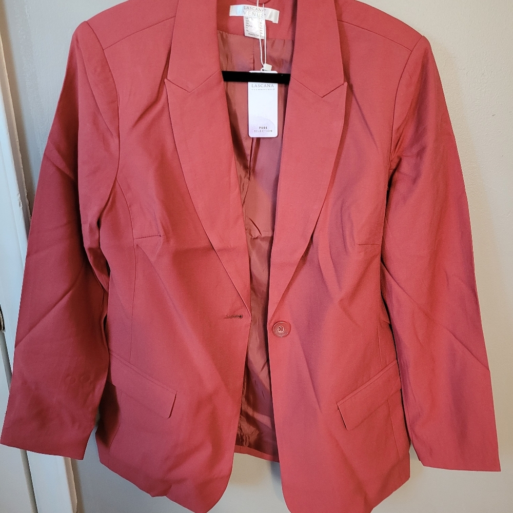 Button-Front Blazer - Picture 4 of 6
